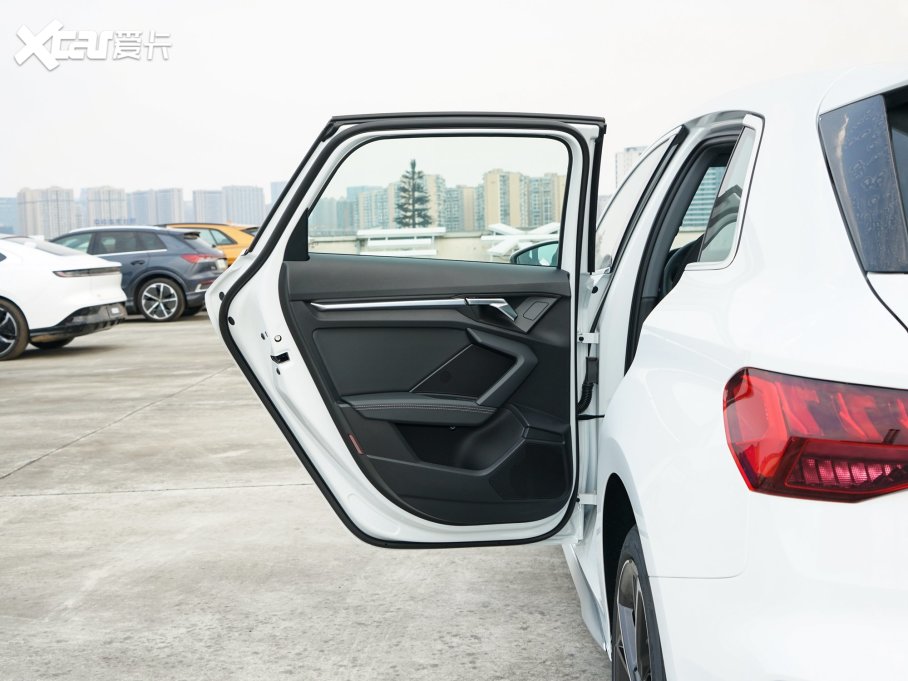 2023WA3 Sportback 35 TFSI r\