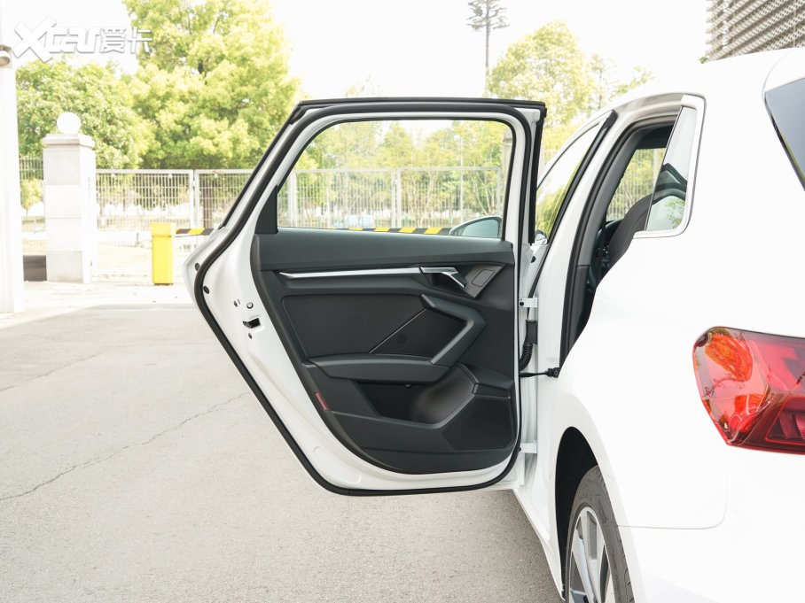 2023?yun)WA3 Sportback 35 TFSI M(jn)ȡ