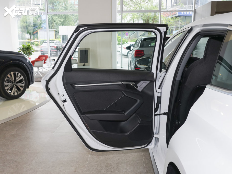 2023WA3 Sportback 35 TFSI M(jn)ȡ\(yn)