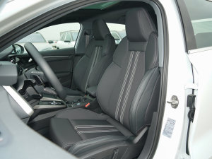 2023Sportback 35 TFSI r\ {