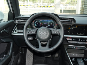 2023Sportback 35 TFSI Mȡ P