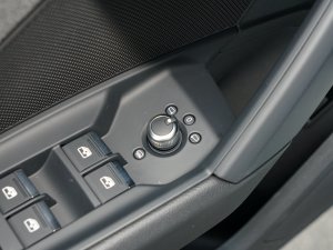 2023Sportback 35 TFSI Mȡ п؅^