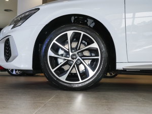 2023Sportback 35 TFSI Mȡ\ ݆Ȧ