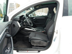 2023Ŀ Sportback 35 TFSI A\ ǰſg