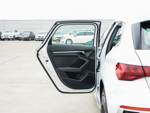 2023Ŀ Sportback 35 TFSI A\ ܇T