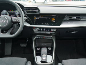 2023Ŀ Sportback 35 TFSI A\ п_