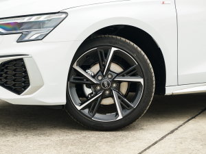 2023Ŀ Sportback 35 TFSI r\ ݆Ȧ