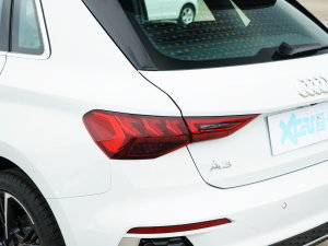 2023Ŀ Sportback 35 TFSI r\ β