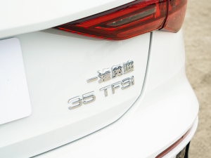 2023Ŀ Sportback 35 TFSI r\ ^