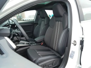 2023Ŀ Sportback 35 TFSI r\ {