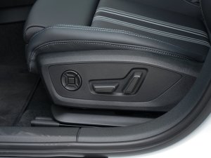 2023Ŀ Sportback 35 TFSI r\ {{