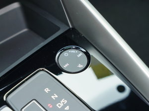 2023Ŀ Sportback 35 TFSI r\ {