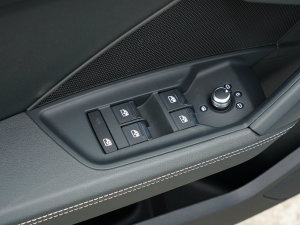 2023Ŀ Sportback 35 TFSI r\ {܇ƅ^	