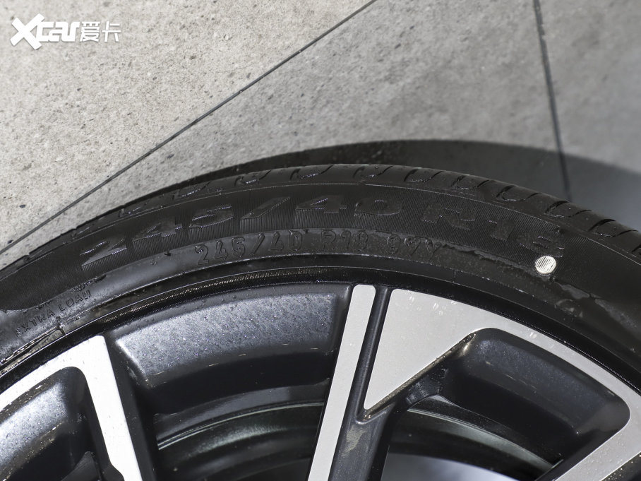 2023��?yu��n)W��A4L 40 TFSI ���A��(d��ng)���� 