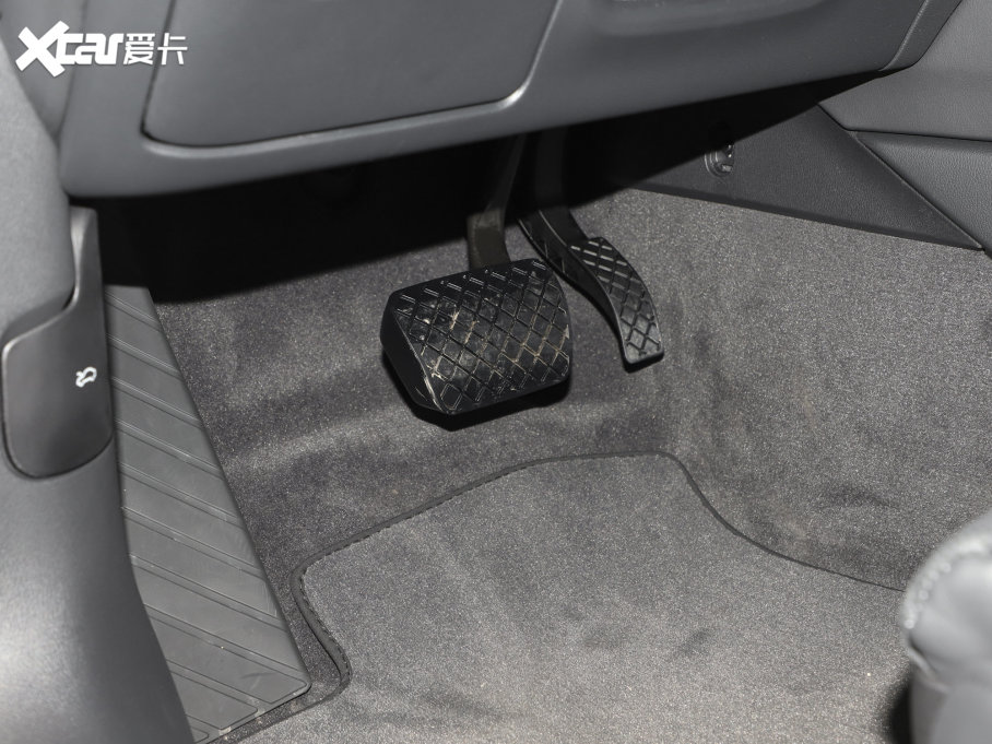 2023WA4L 40 TFSI AӸ 