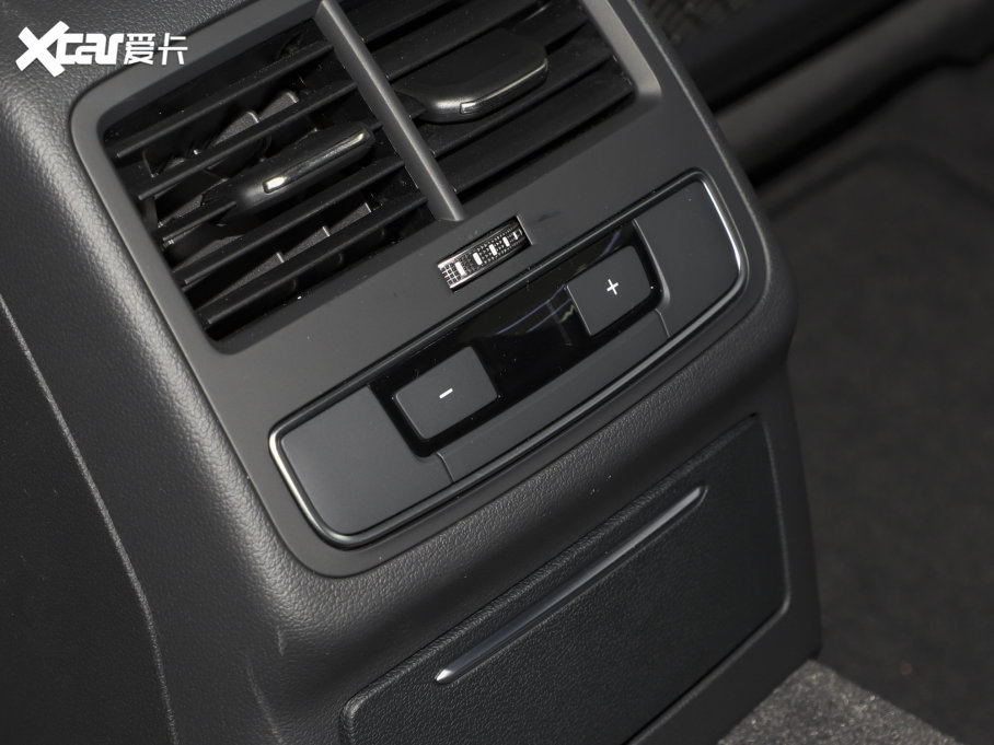 2023WA4L 40 TFSI AӸ 