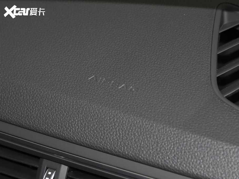 2023WA4L 40 TFSI AӸ 