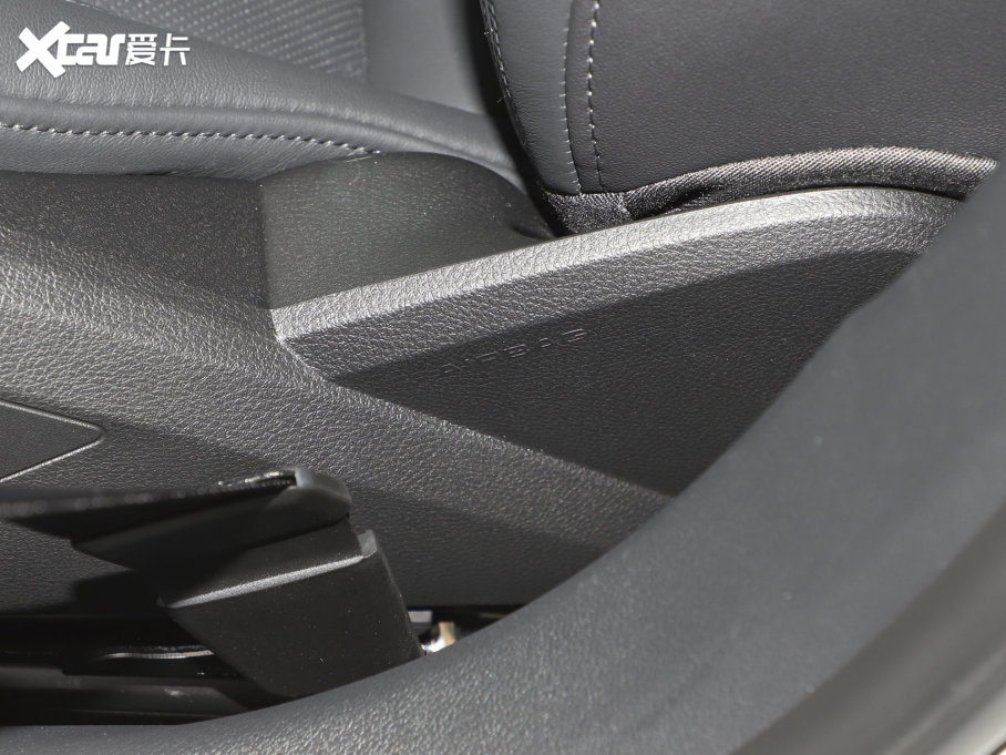 2023WA4L 40 TFSI AӸ 