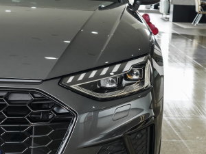 202340 TFSI quattro AӸ ^