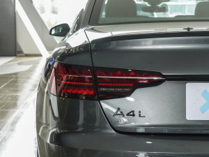 202340 TFSI quattro AӸ ^