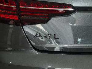 202340 TFSI quattro AӸ ^