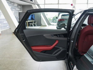 202340 TFSI quattro AӸ ܇T