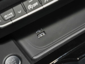 202340 TFSI quattro AӸ п؅^