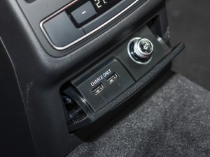 202340 TFSI quattro AӸ п؅^