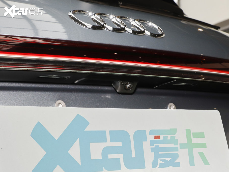 2023WQ4 e-tron 40 e-tron а