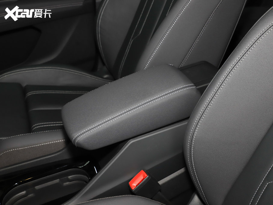 2023WQ4 e-tron 40 e-tron (chung)а