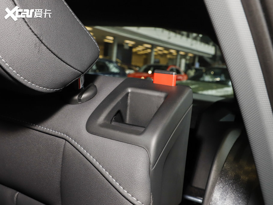 2023WQ4 e-tron 40 e-tron а