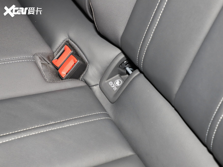 2023WQ4 e-tron 40 e-tron а