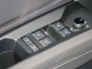 202340 e-tron а п؅^