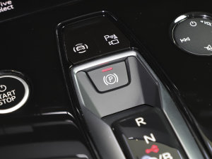 202340 e-tron ҹ v܇Ƅ