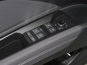 202340 e-tron ҹ {܇ƅ^	