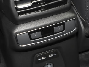 202340 e-tron ҹ п؅^