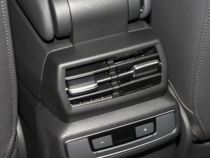 202340 e-tron ҹ п؅^