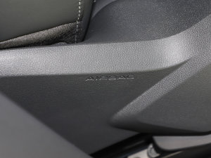 202340 e-tron ҹ п؅^