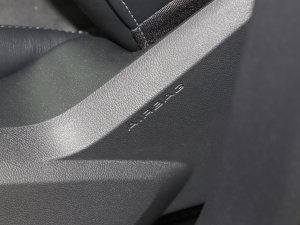 202340 e-tron ҹ п؅^