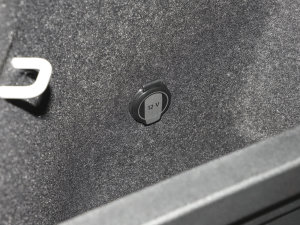 202340 e-tron ҹ п؅^