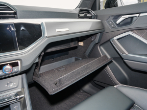 2024款45 TFSI quattro 时尚动感型 手套箱