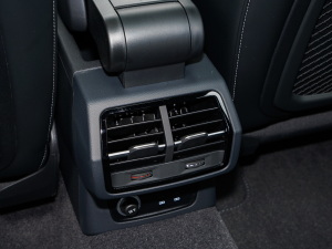 202445 TFSI quattro rЄӸ п؅^