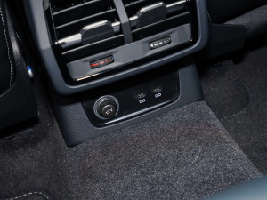 202445 TFSI quattro rЄӸ п؅^