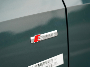 202445 TFSI quattro ؄e ^