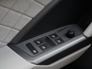 202445 TFSI quattro ؄e п؅^