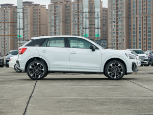 2024款35 TFSI 豪华动感型 正侧（右）