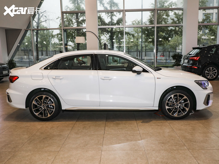 2025?yun)WA3 Sportback 35TFSI r(sh) S line