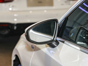 2025Sportback 35TFSI r S line ^