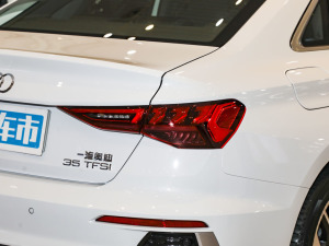 2025Sportback 35TFSI r S line ^