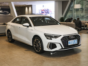 2025Sportback 35TFSI r S line w^